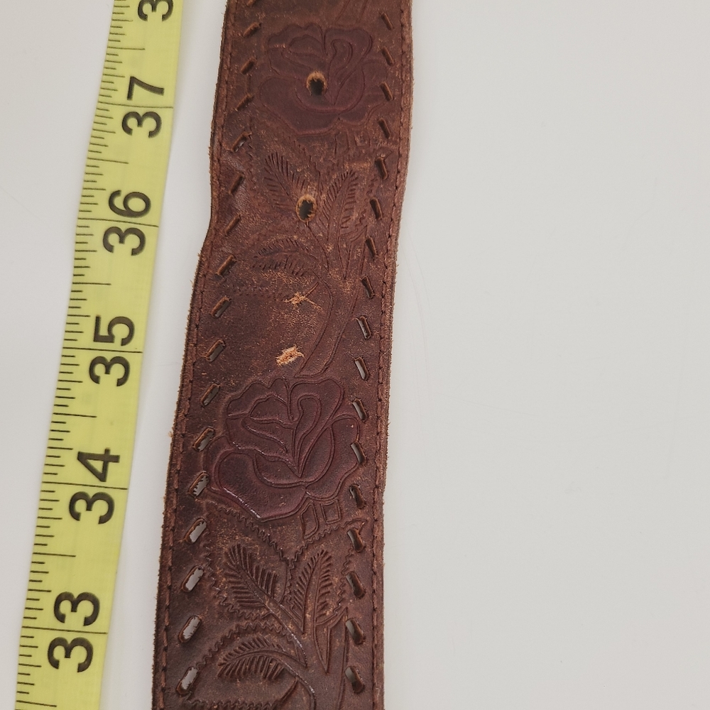 Aeropostale L Brown Leather Floral Embossed Belt - Picture 3 of 10